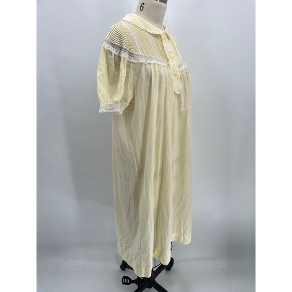 Vintage Barbizon Nightgown Sz L Pale Yellow Pin Tuck Embroidered Short Sleeve - Picture 3 of 5